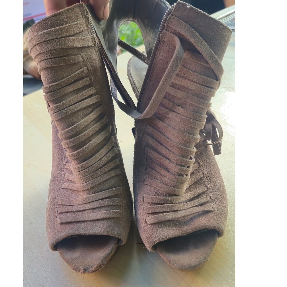 Vince Camuto Janessa Taupe Suede Cage Wedge Sandals Peep Toe Booties Womens 8M